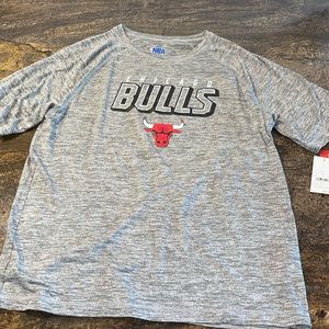 🌸  Chicago Bulls‎ NBA shirt size Large NWT